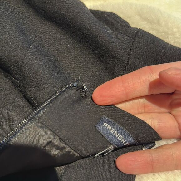 French Connection Size 4 Black Pleated Suiting Skirt w/ Pockets - Picture 6 of 11